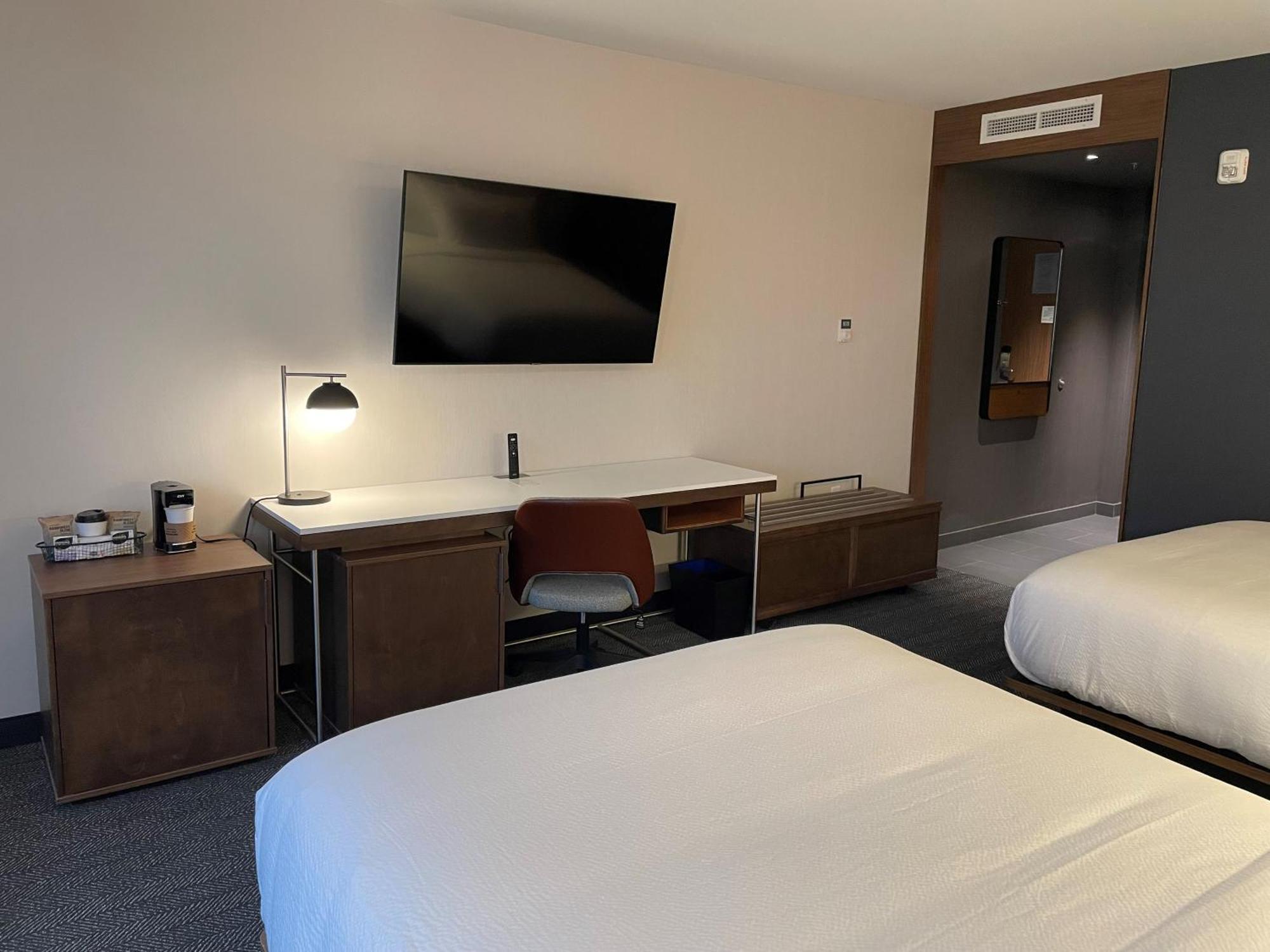 Hotel Courtyard Montreal Midtown Extérieur photo